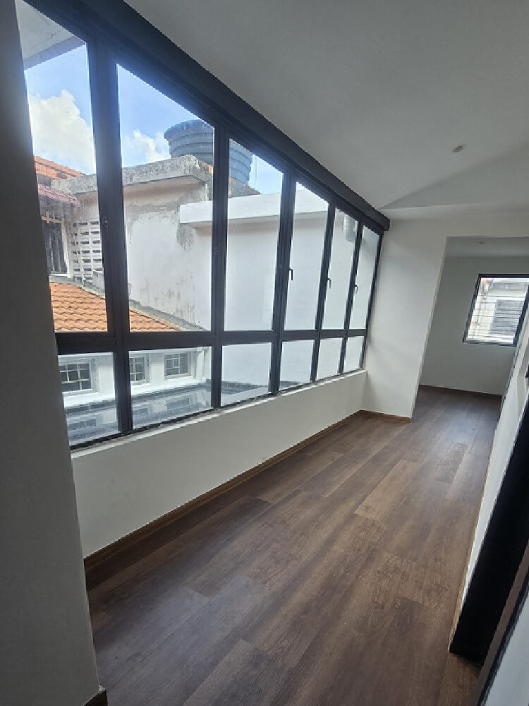 first floor walkway overlooking dining area